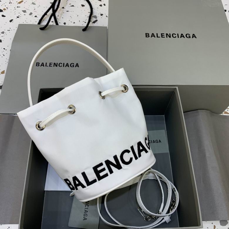 Balenciaga 15x15x18cm FY 2