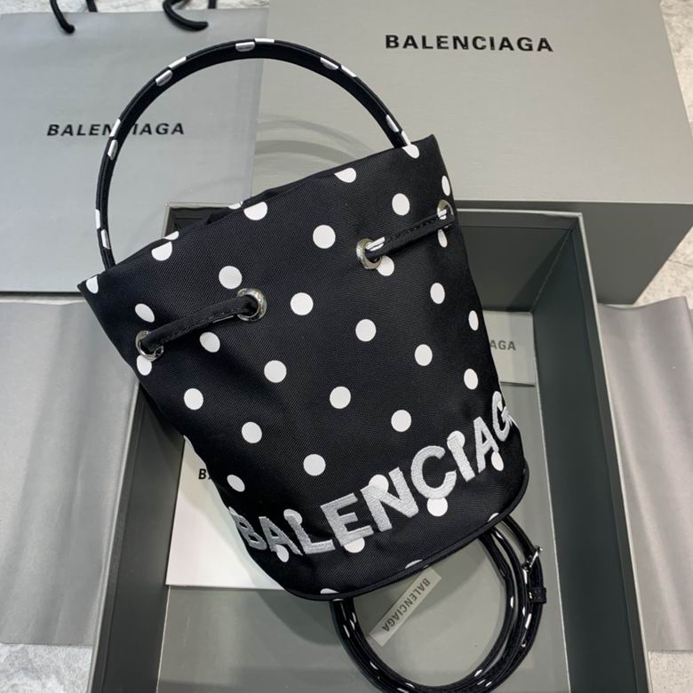 Balenciaga 15x15x18cm FY 10