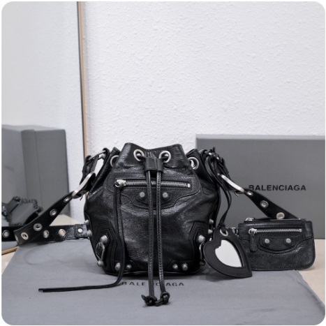 Balenciaga ��15x��20x��18cm FY 8