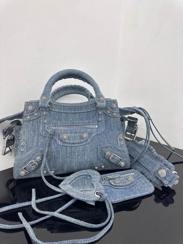 699 26X17.8X11.4cm GY