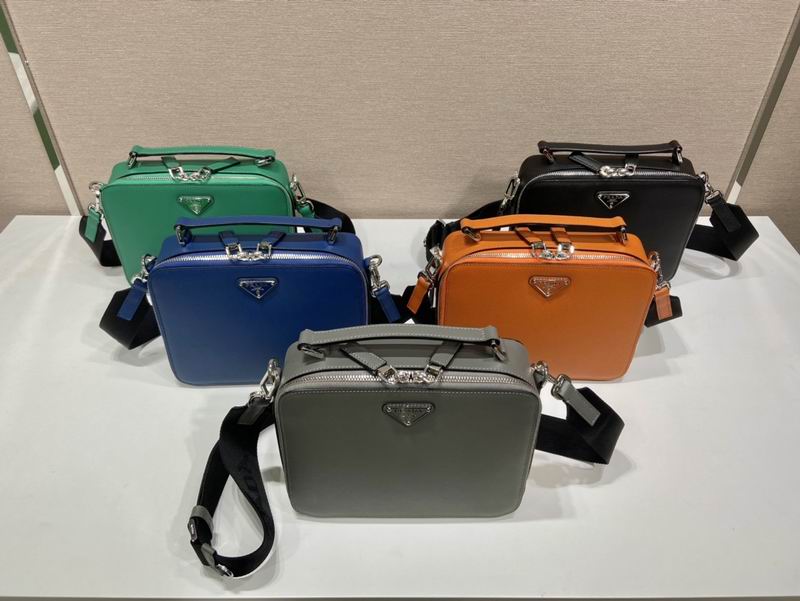 Brique Saffiano 2VH069 22x16x6cm ap