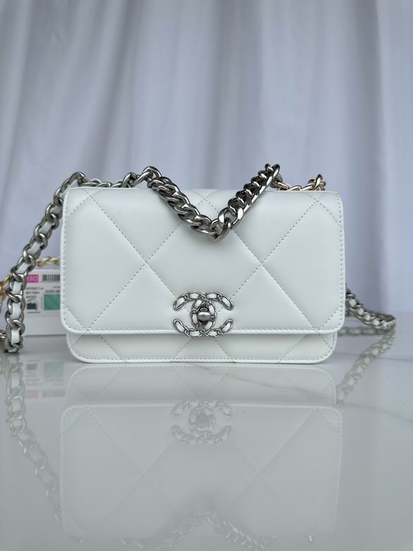 0957 19X11.5X7cm BL 2