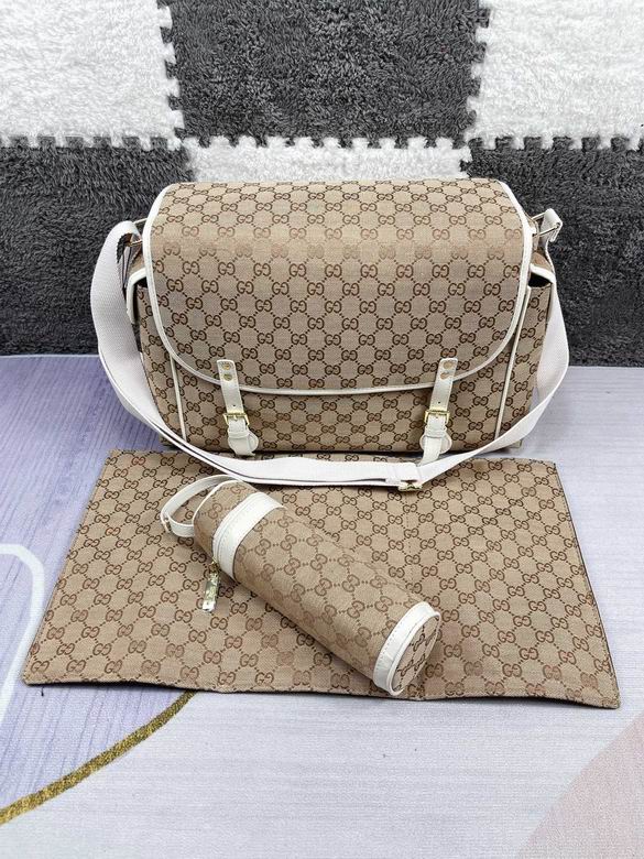Gucci 42x30x15cm CX