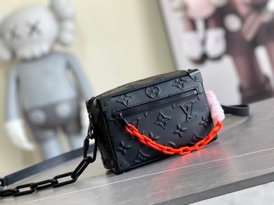 M58906 18.5X13X8cm XM