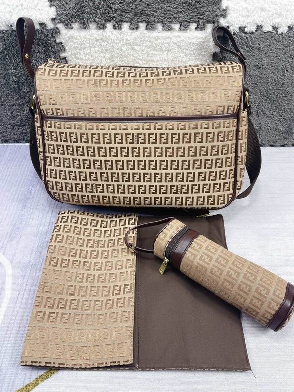 Fendi 40x30x15cm CX  3