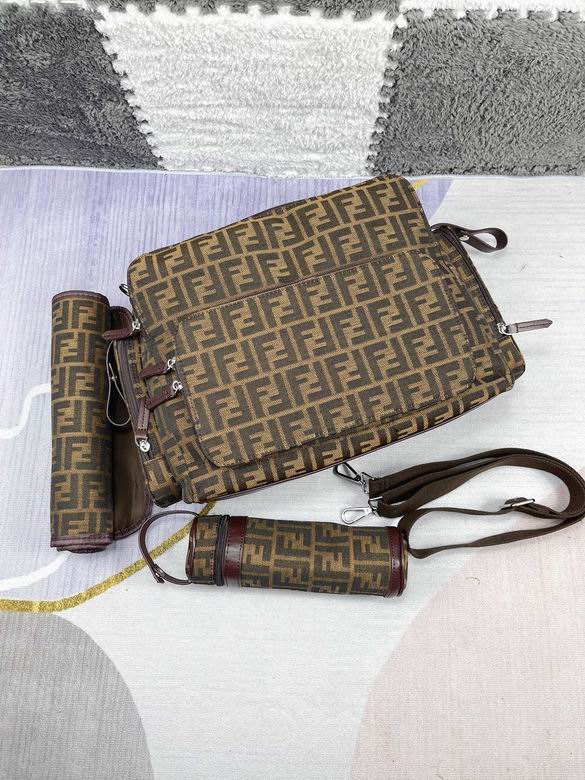 Fendi 42x32x15cm  CX