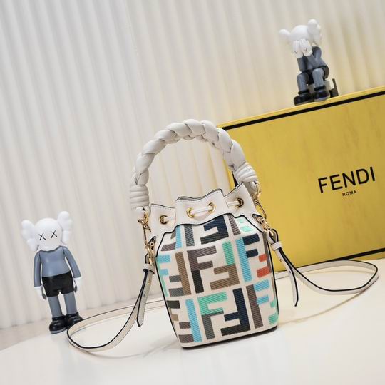 Fendi 2305 ww2ɫ