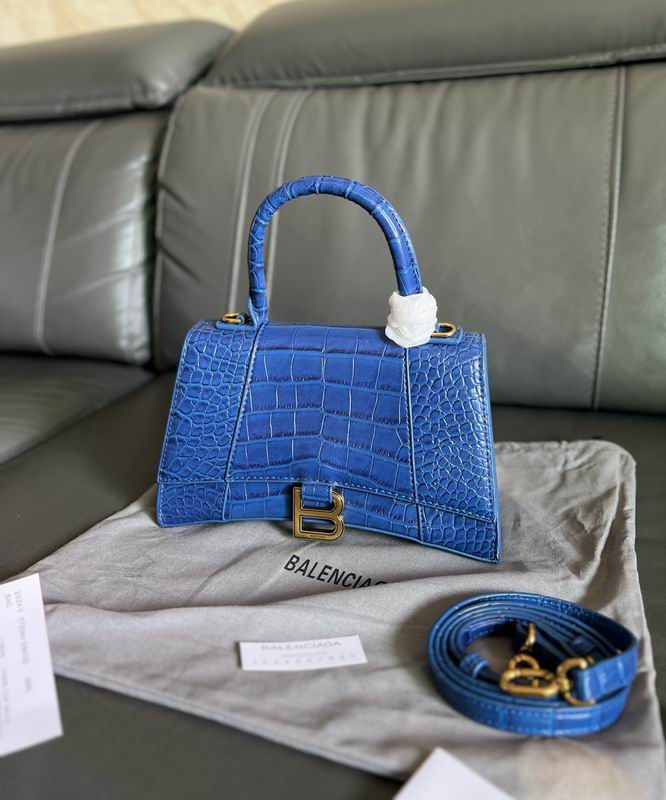 Hourglass M14x10x23cm S13x8x19cm YT 2