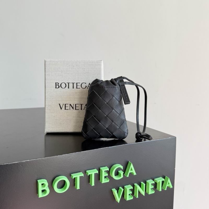 843903 8.5x11x1cm T1