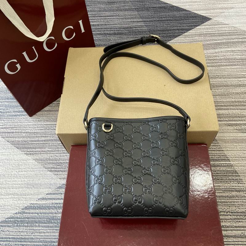 847090 15x18x8cm MP 3ɫ