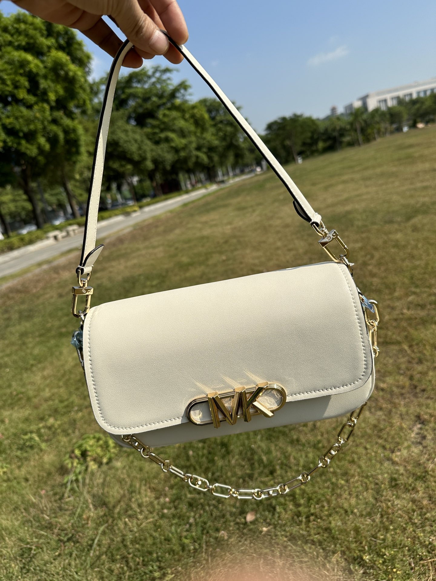 27X15X7cm 022504 EY 4