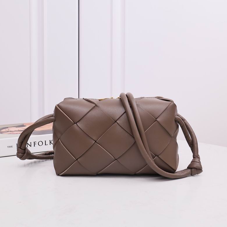 2240-1 22X14.5X7.5cm EL 9