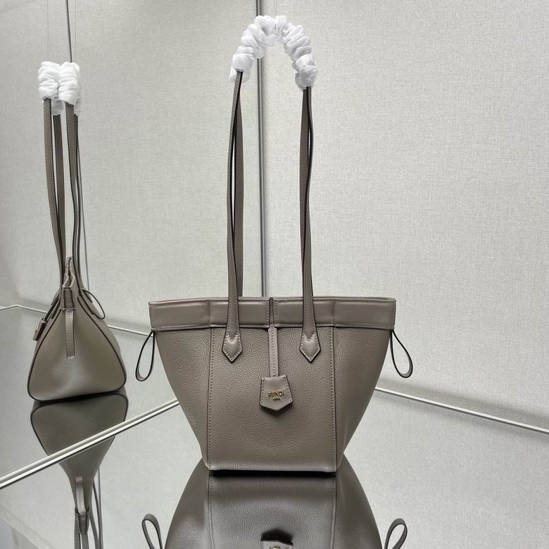 083 15X18.5X15cm H 4colour