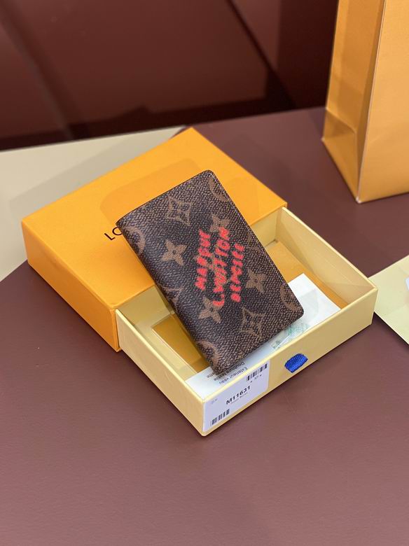 M1163 7.5X11.1X1cm YG