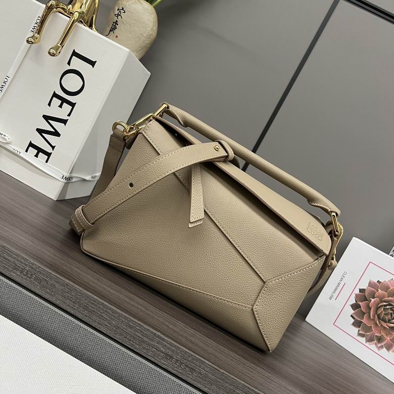 2024 Loewe ����� 1:1