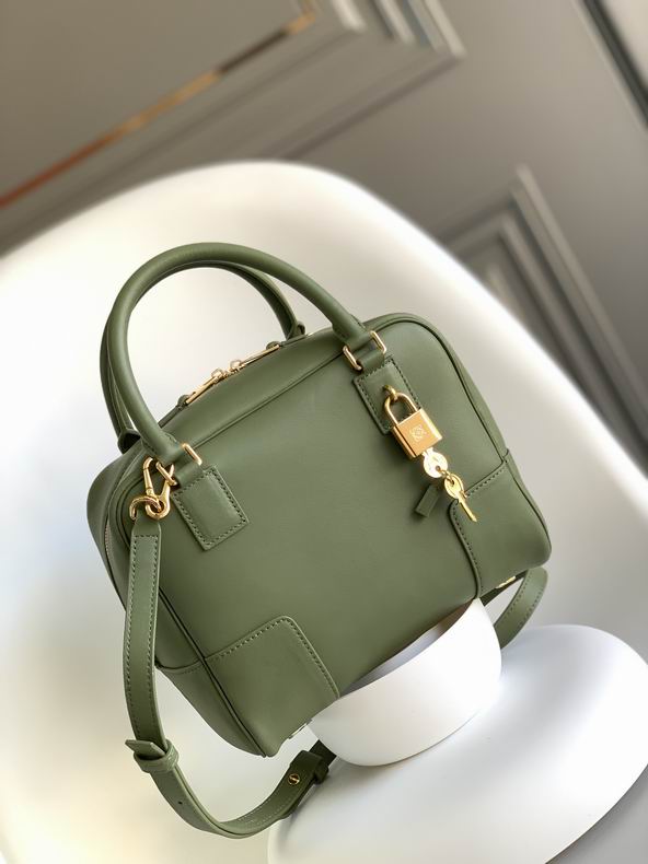 Loewe 062123 19x18x11cm ss22