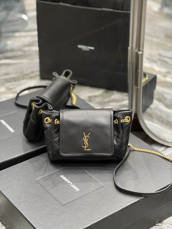 YSL Nolita  672738 18x13x6cm 8D1