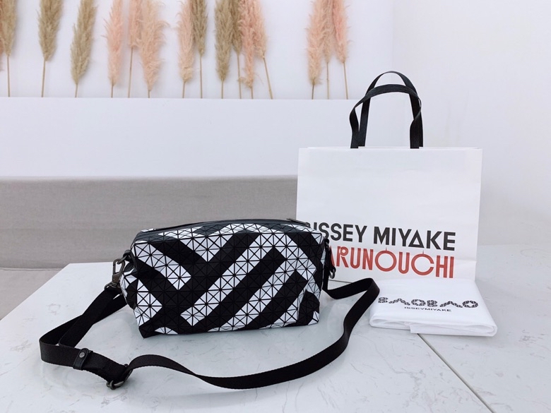Issey Miyake BB89-AG131 23x15x11cm Yt12