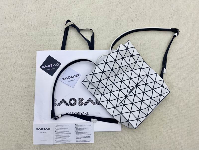 Issey Miyake 35x28x8cm Yt2