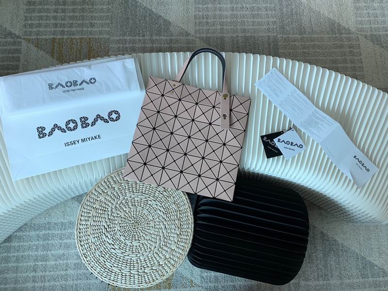 Issey Miyake  0086 34x34cm Yt