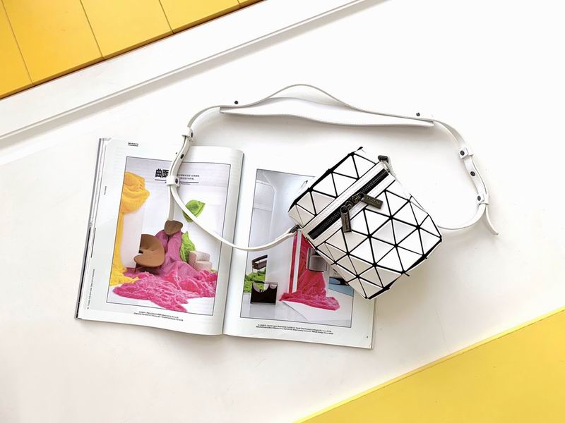 Issey Miyake 16x14cm Yt1