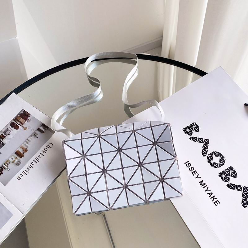 Issey Miyake BB66 23x15cm Yt