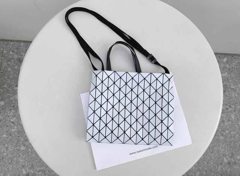 Issey Miyake BB35 28x24x2.5cm Yt��ɫ