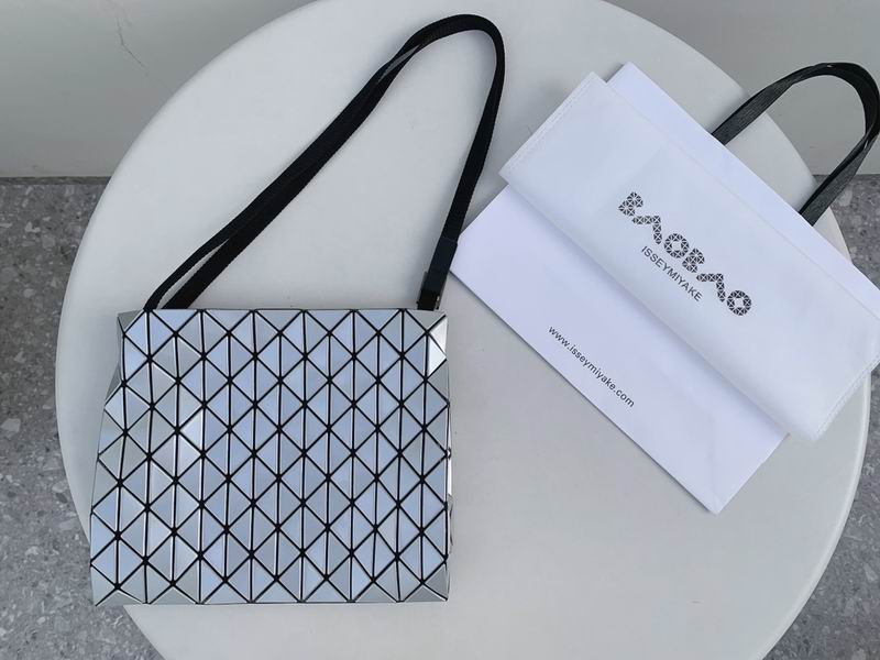 Issey Miyake BB35 28x24x2.5cm Yt��ɫ