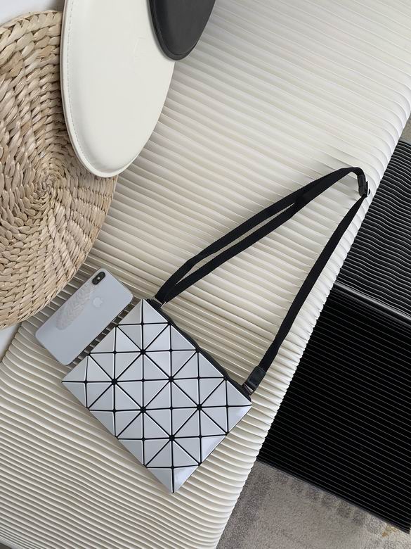 BB81-AG352 23X17cm YT 7