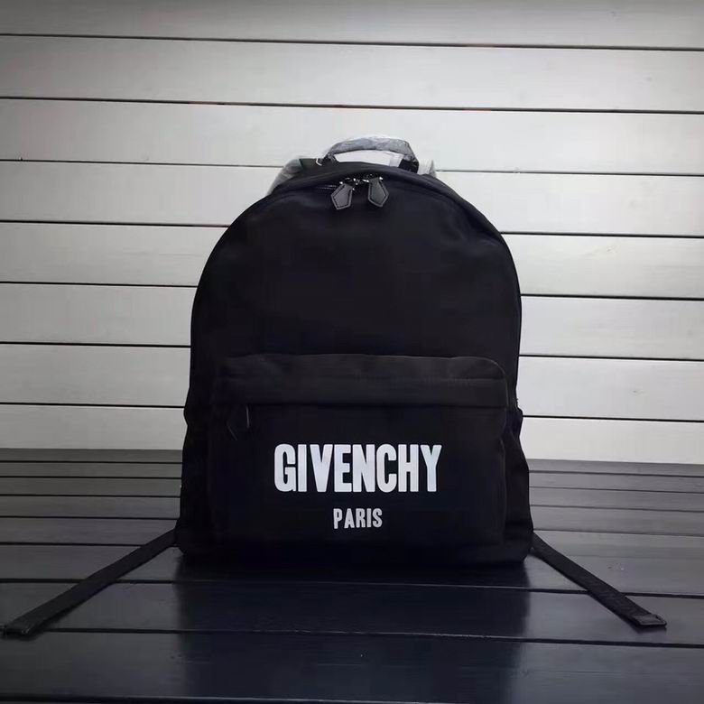 Givenchy  ˫���ԭ��