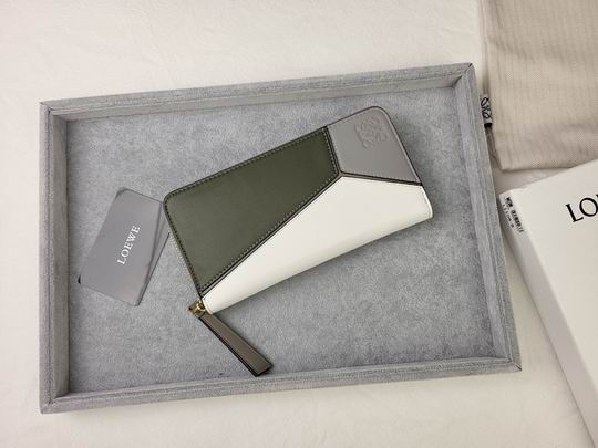 Loewe L1108 19x10x3cm zy