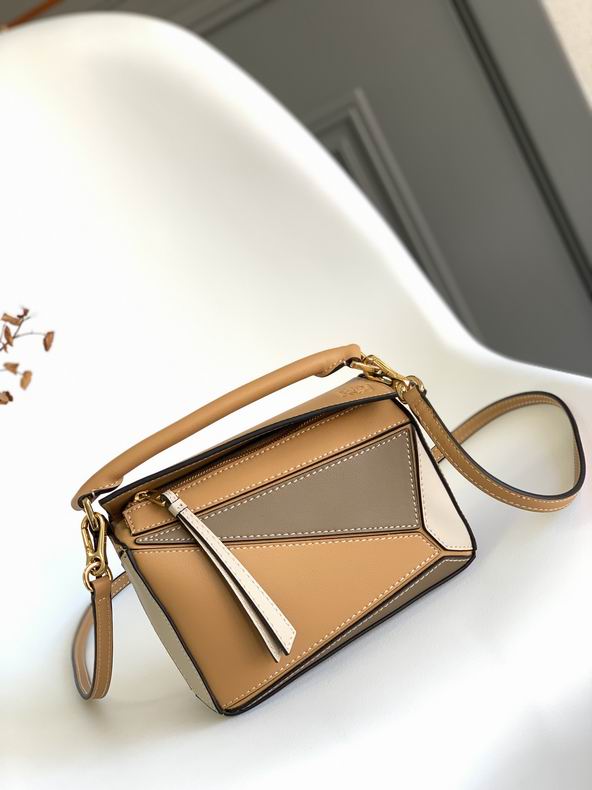 Loewe 0618138 18x12.5x8cm ss11