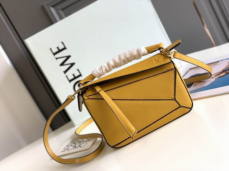 Loewe 061838 18x12.5x8cm ss16