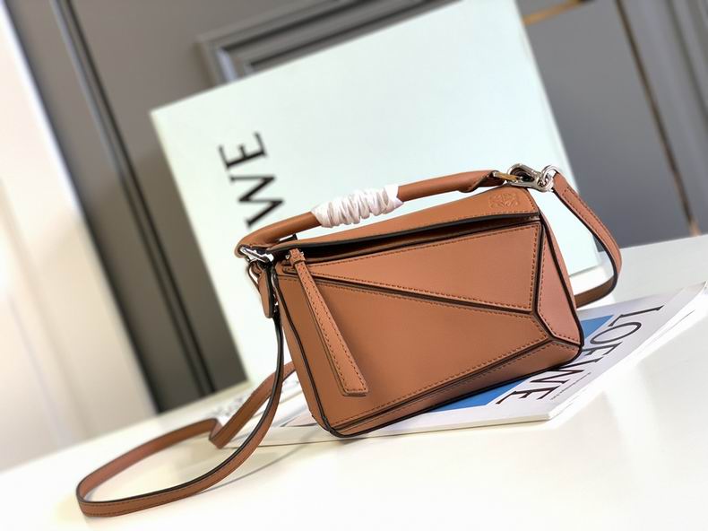 Loewe 061838 18x12.5x8cm ss1