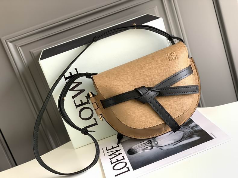 Loewe 011821 20x19x11.5cm ss15