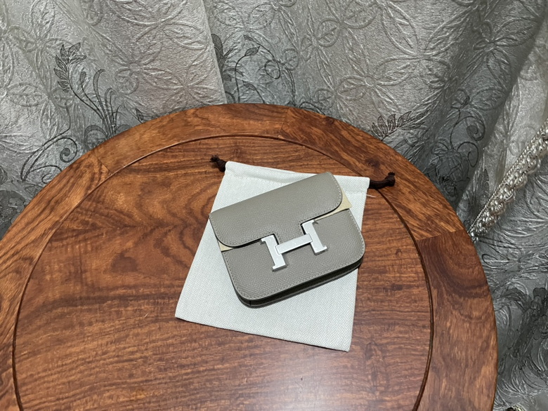 constance slim 080504 AM-4