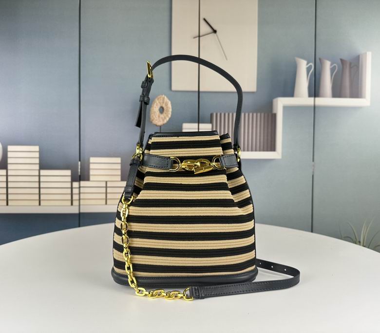 6613 24X10X24.5cm DN 4